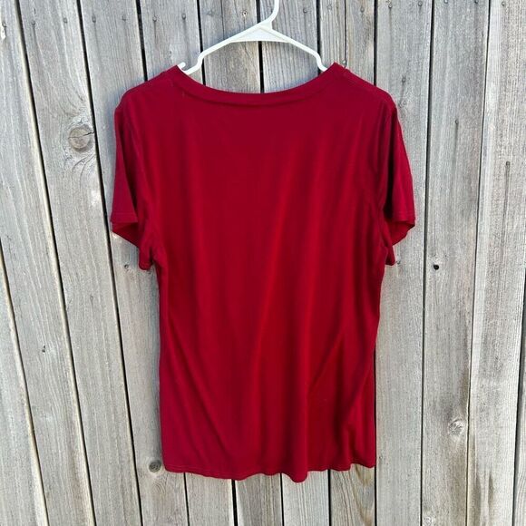 Red v-neck T-shirt short sleeve size junior large - Picture 6 of 6